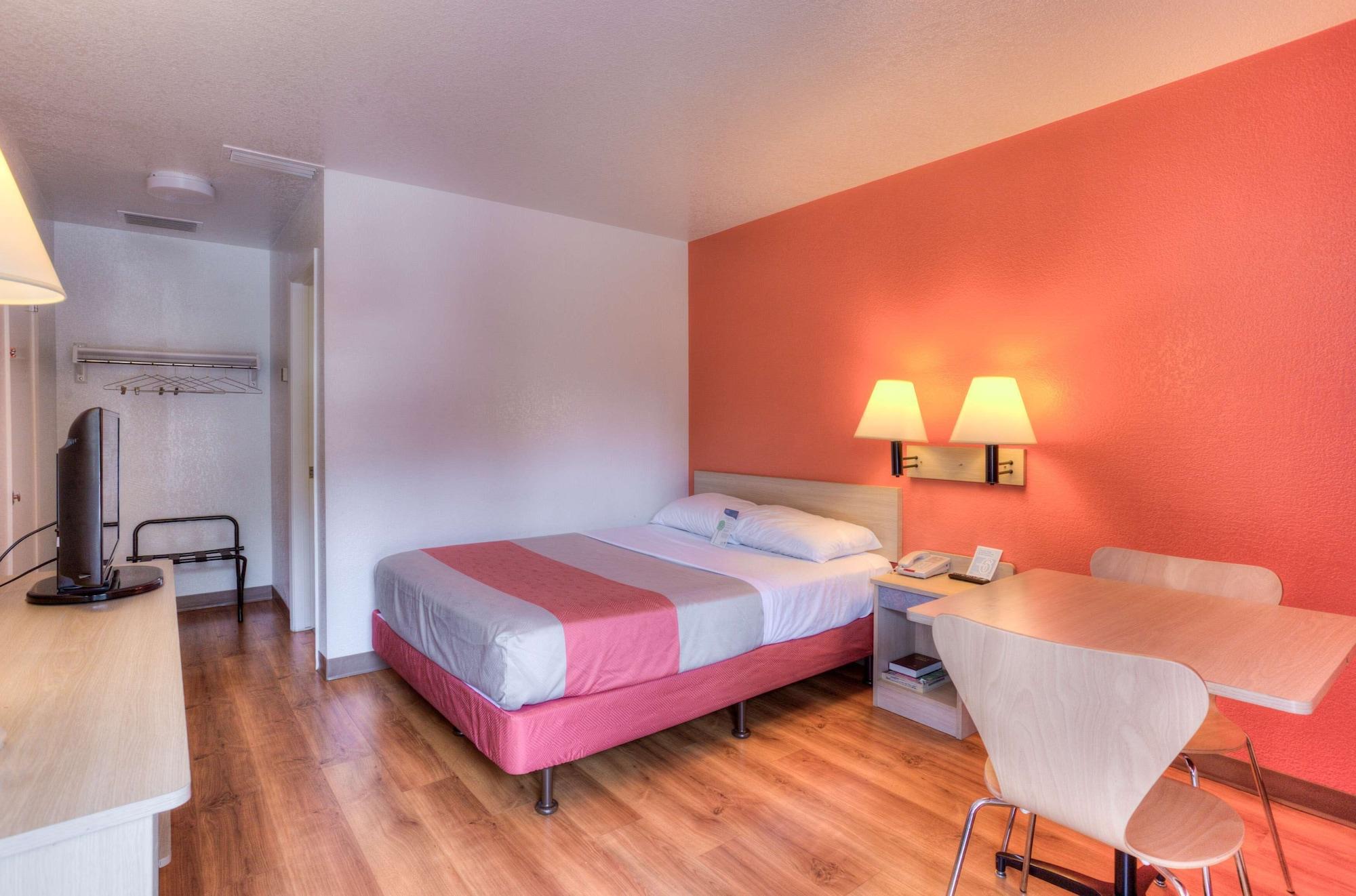 Motel 6-Tigard, Or - Portland South - Lake Oswego Экстерьер фото